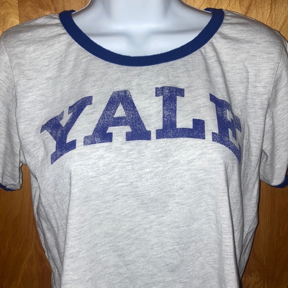 Yale Cropped Tee Shirt Crop Top - Size Large - Picture 2 of 6